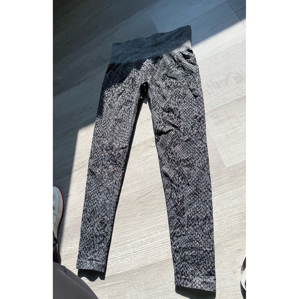 NVGTN animal print athletic fitness‎ leggings charcoal gray/black womens small - Picture 8 of 11